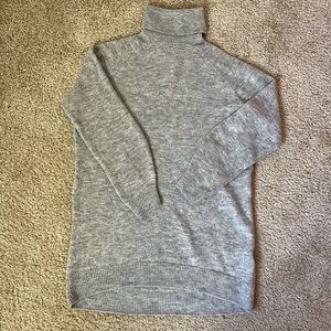 NWOT - H&M - Long Turtleneck Sweater - gray